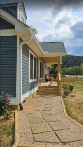 215 McCoy Cove Rd Entryway