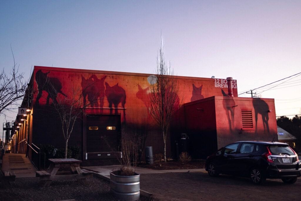 12 Bones Brewing outside